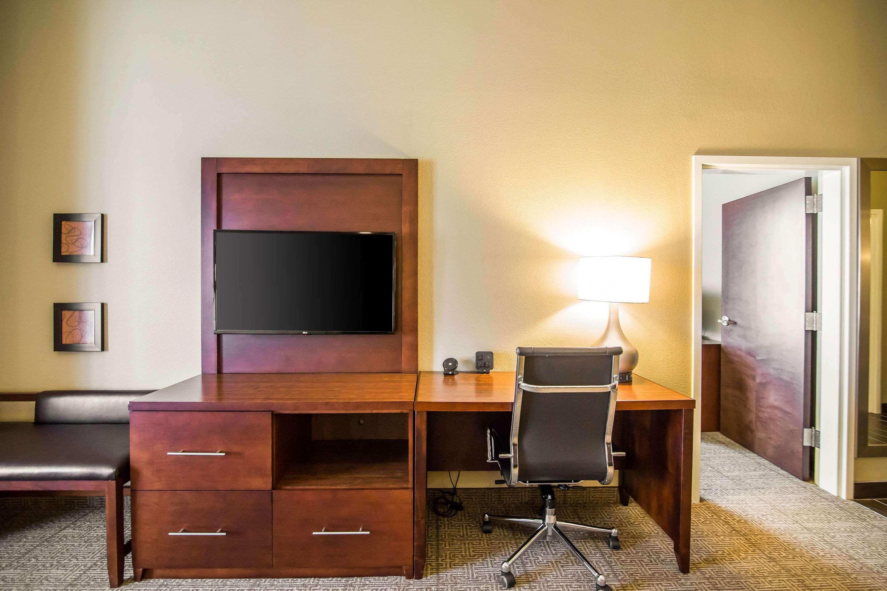 Comfort Suites - Dodge City Ngoại thất bức ảnh