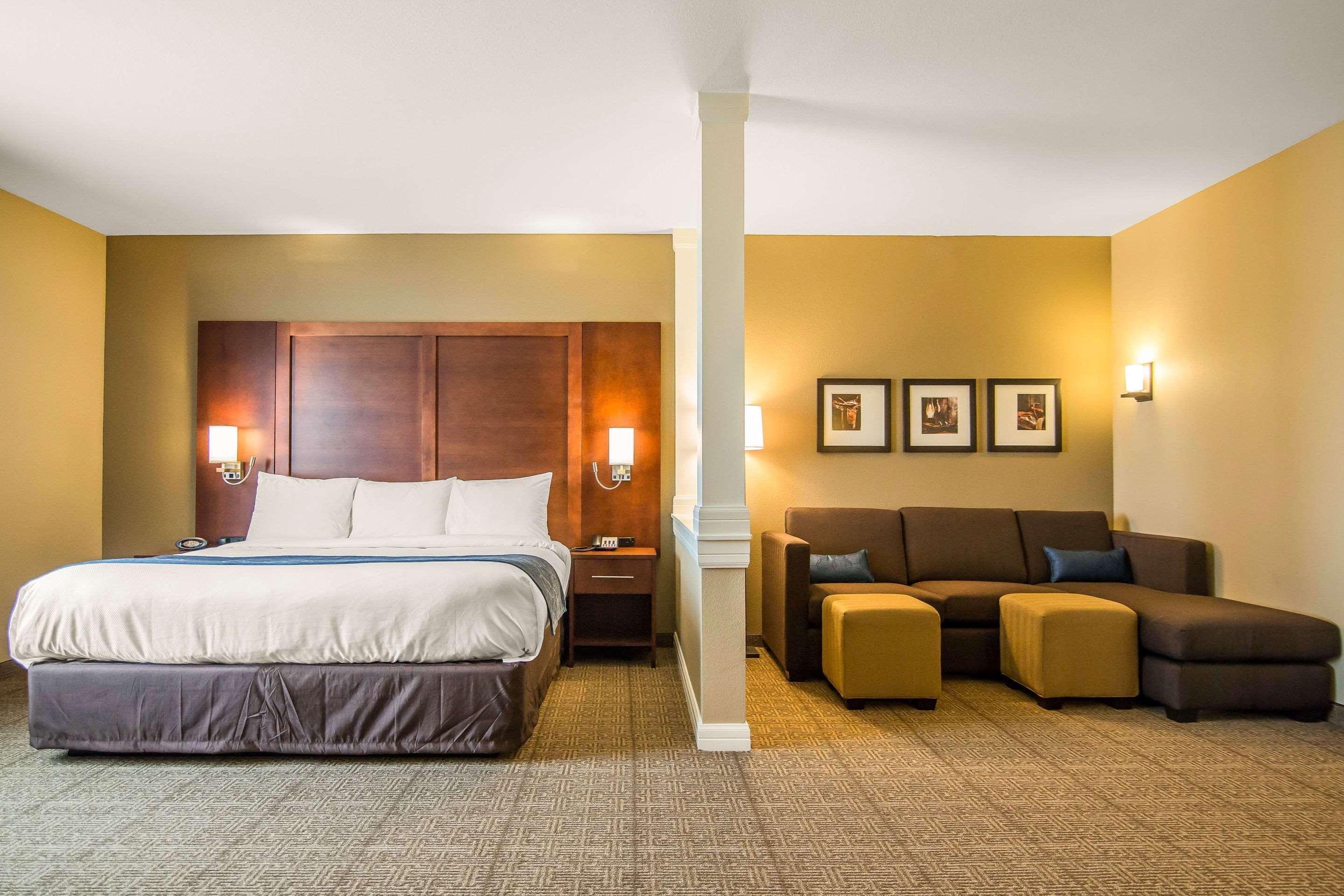 Comfort Suites - Dodge City Ngoại thất bức ảnh