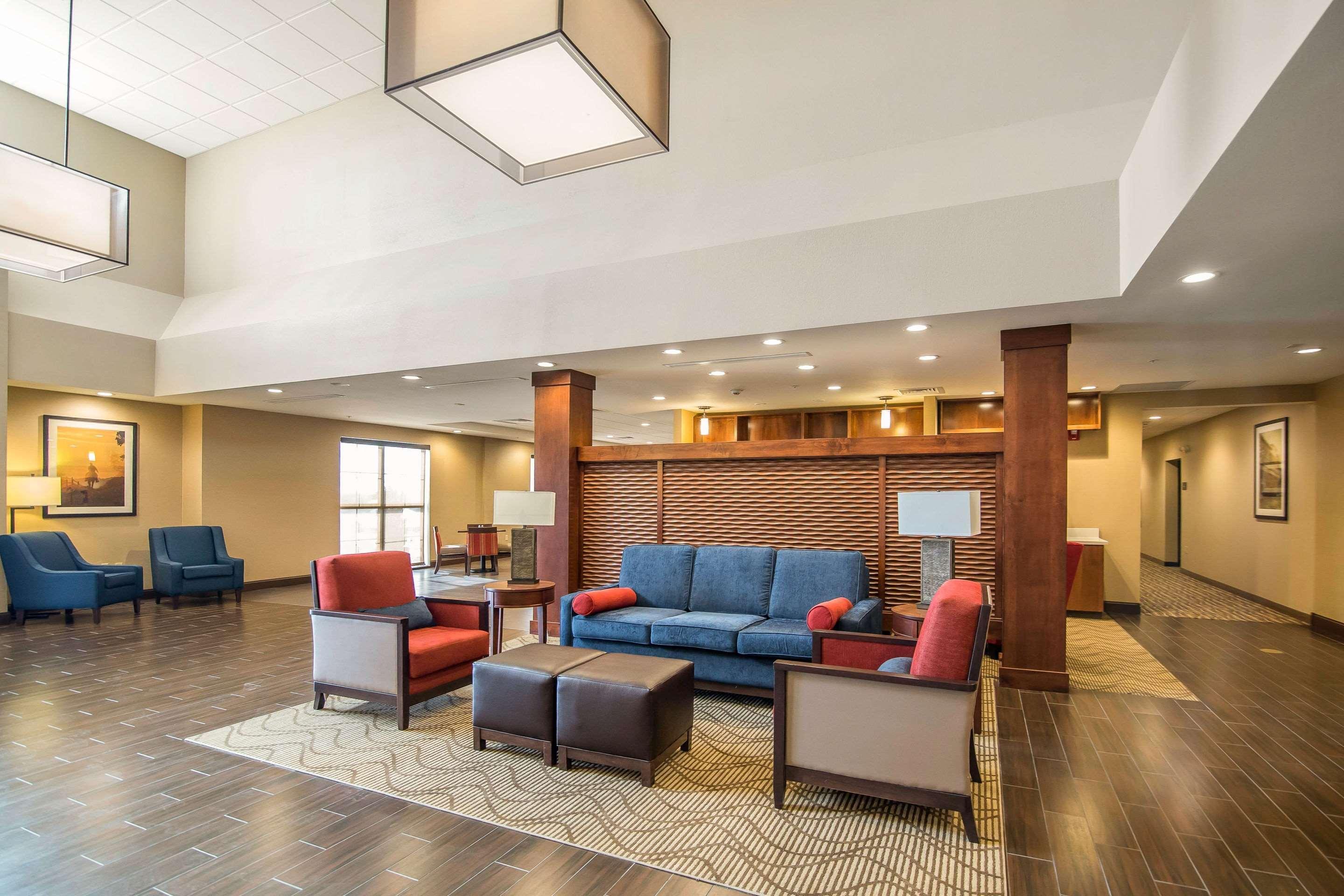 Comfort Suites - Dodge City Ngoại thất bức ảnh