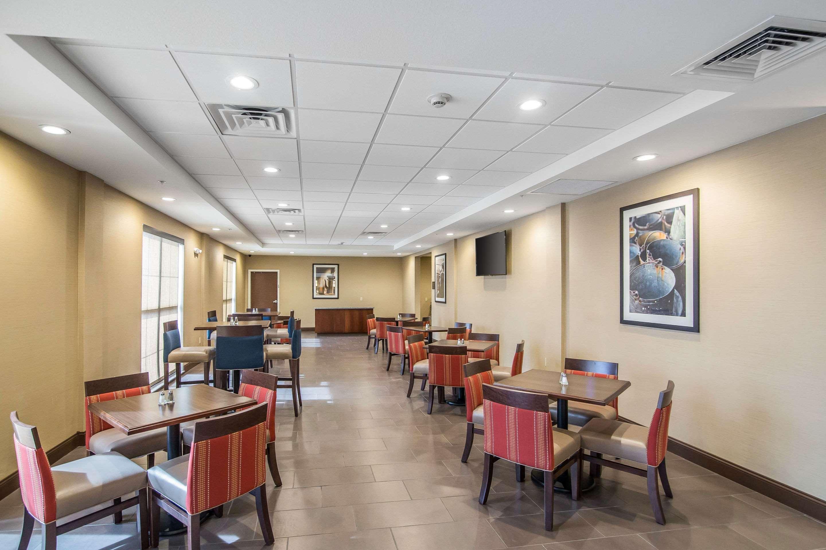 Comfort Suites - Dodge City Ngoại thất bức ảnh