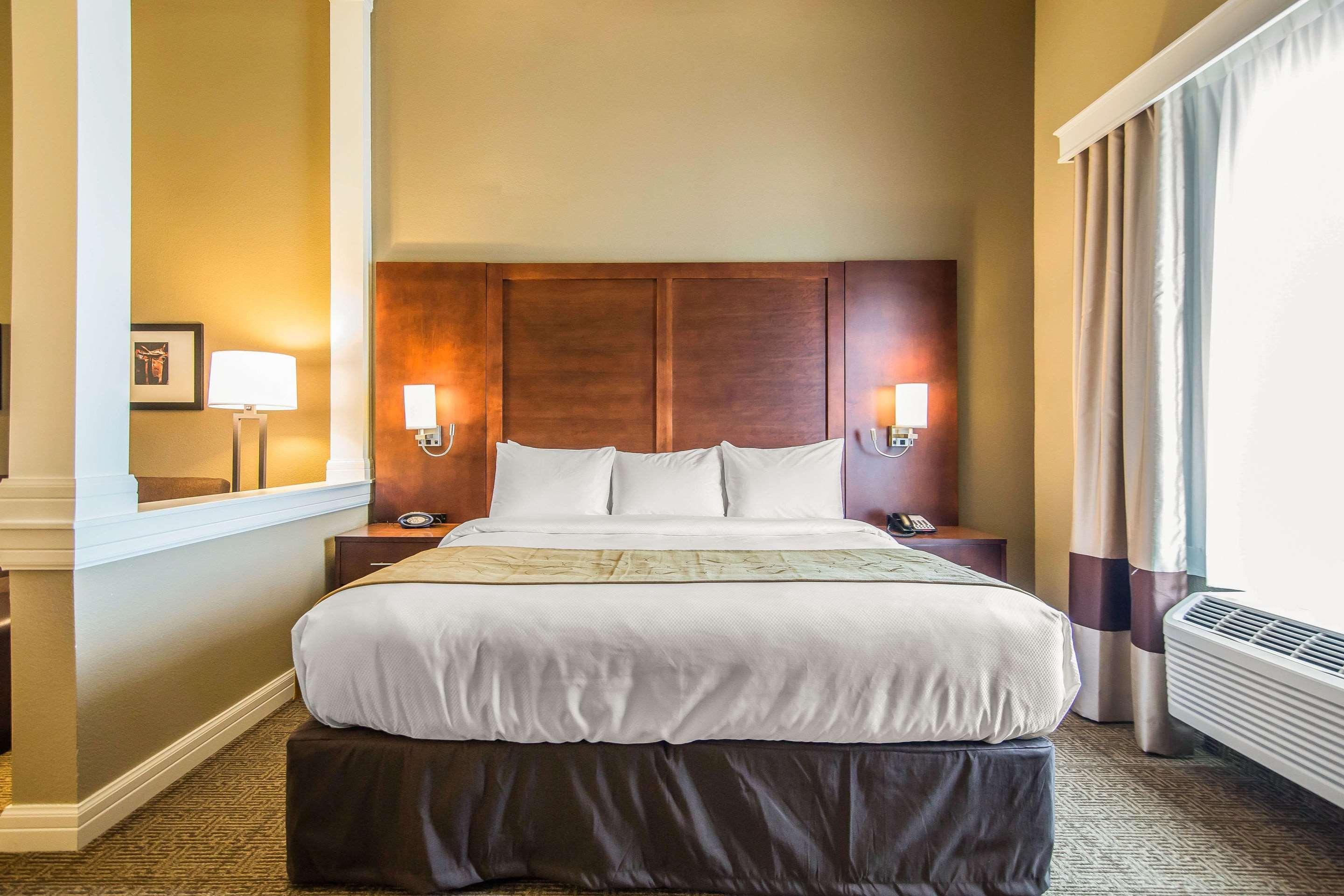 Comfort Suites - Dodge City Ngoại thất bức ảnh