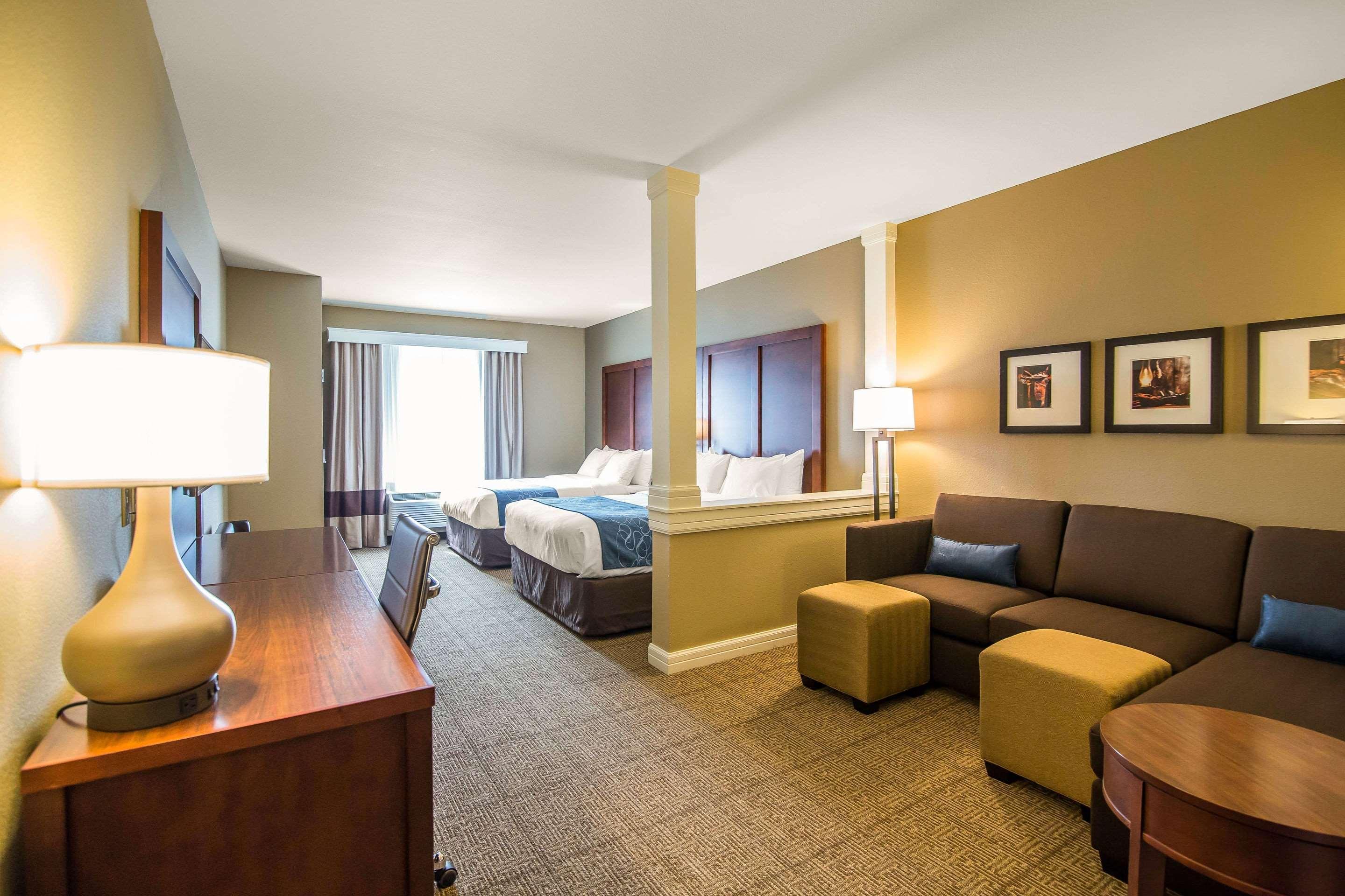 Comfort Suites - Dodge City Ngoại thất bức ảnh