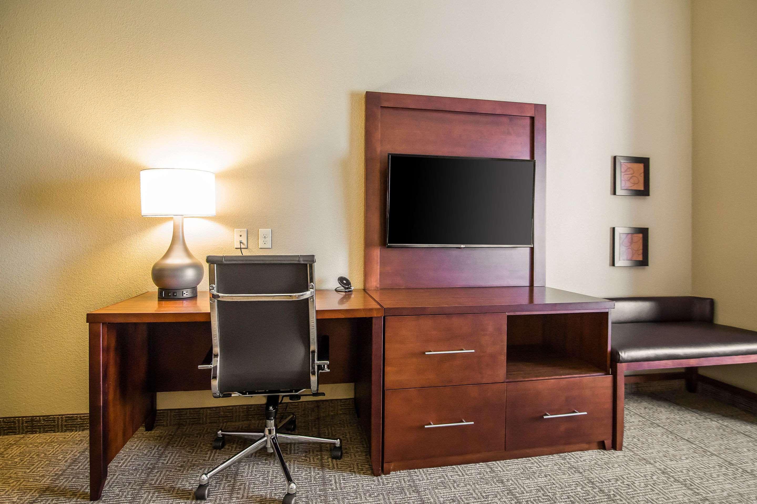 Comfort Suites - Dodge City Ngoại thất bức ảnh