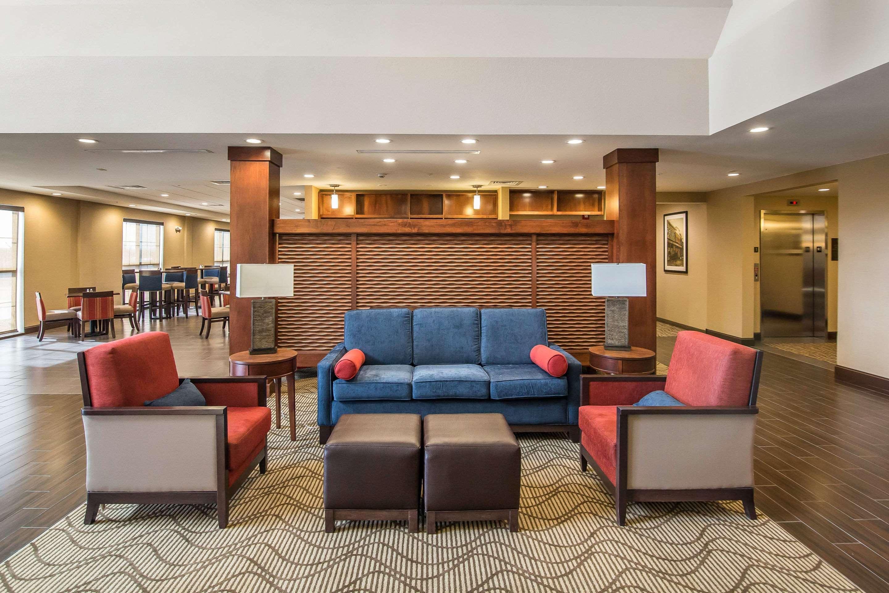 Comfort Suites - Dodge City Ngoại thất bức ảnh