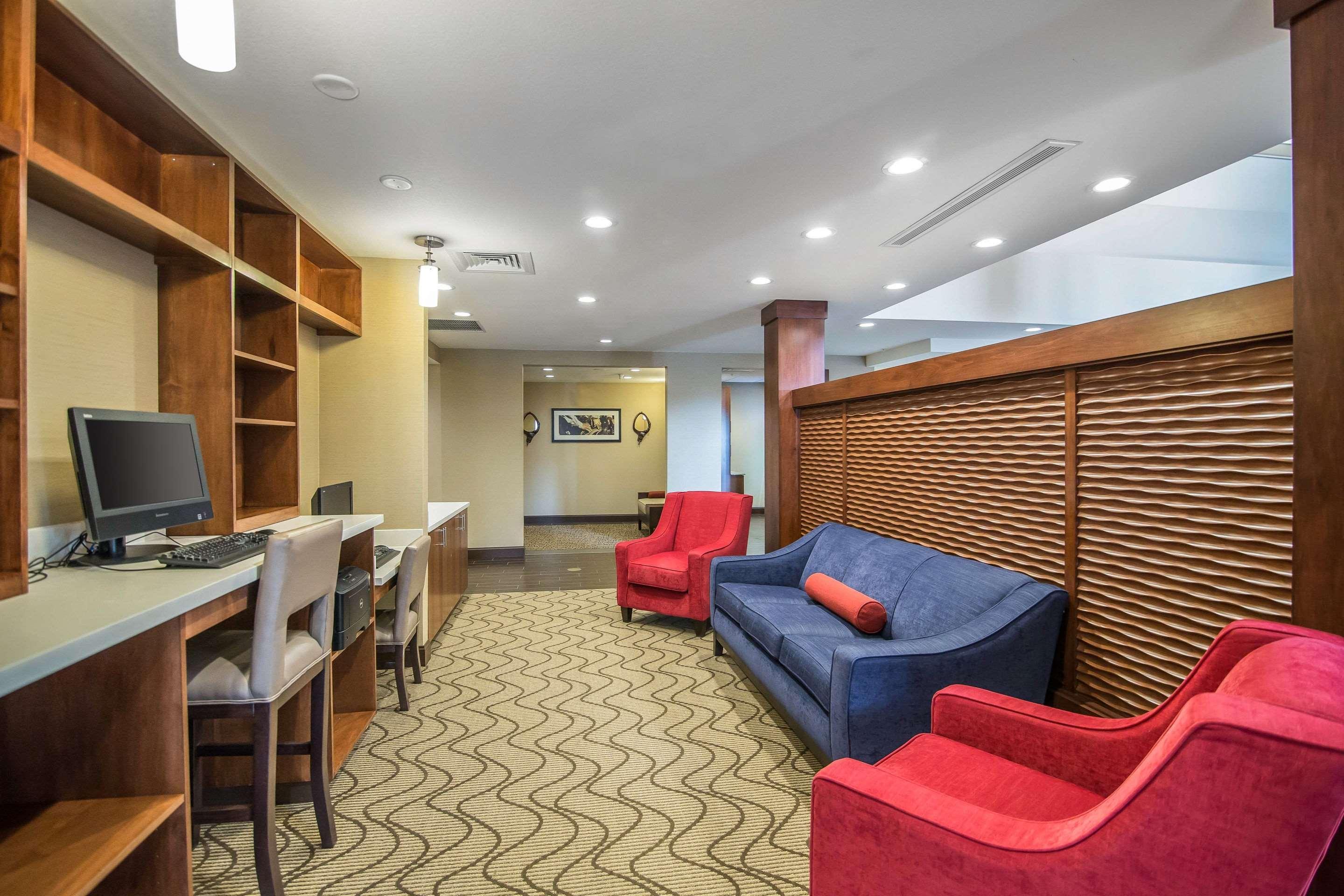 Comfort Suites - Dodge City Ngoại thất bức ảnh